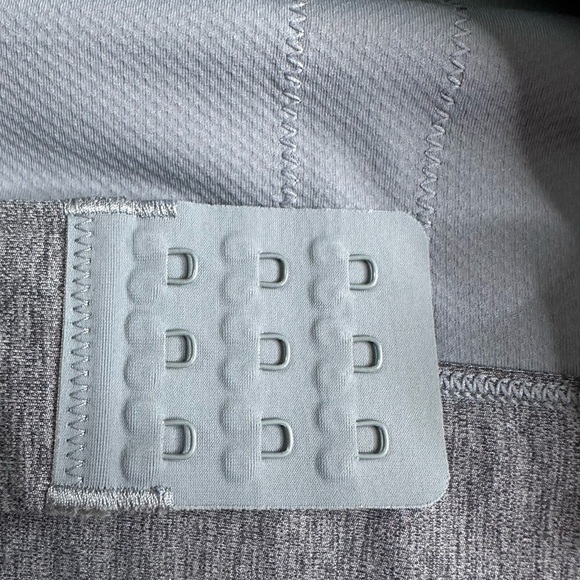 Athleta Gray Sports Bra. Size 2X - Picture 5 of 6